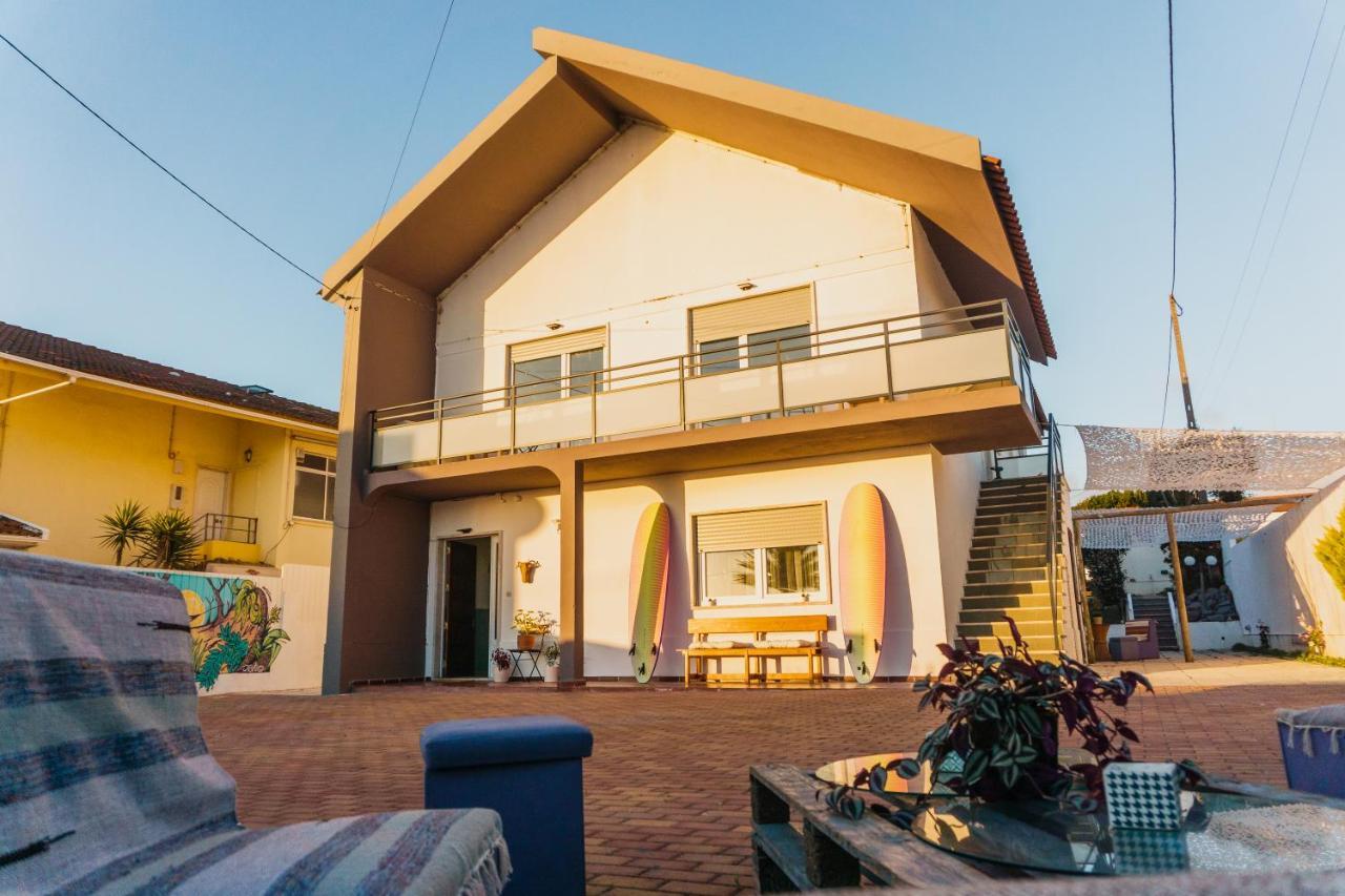 Hospedium Hostel Republica Surf House Ерисейра Екстериор снимка