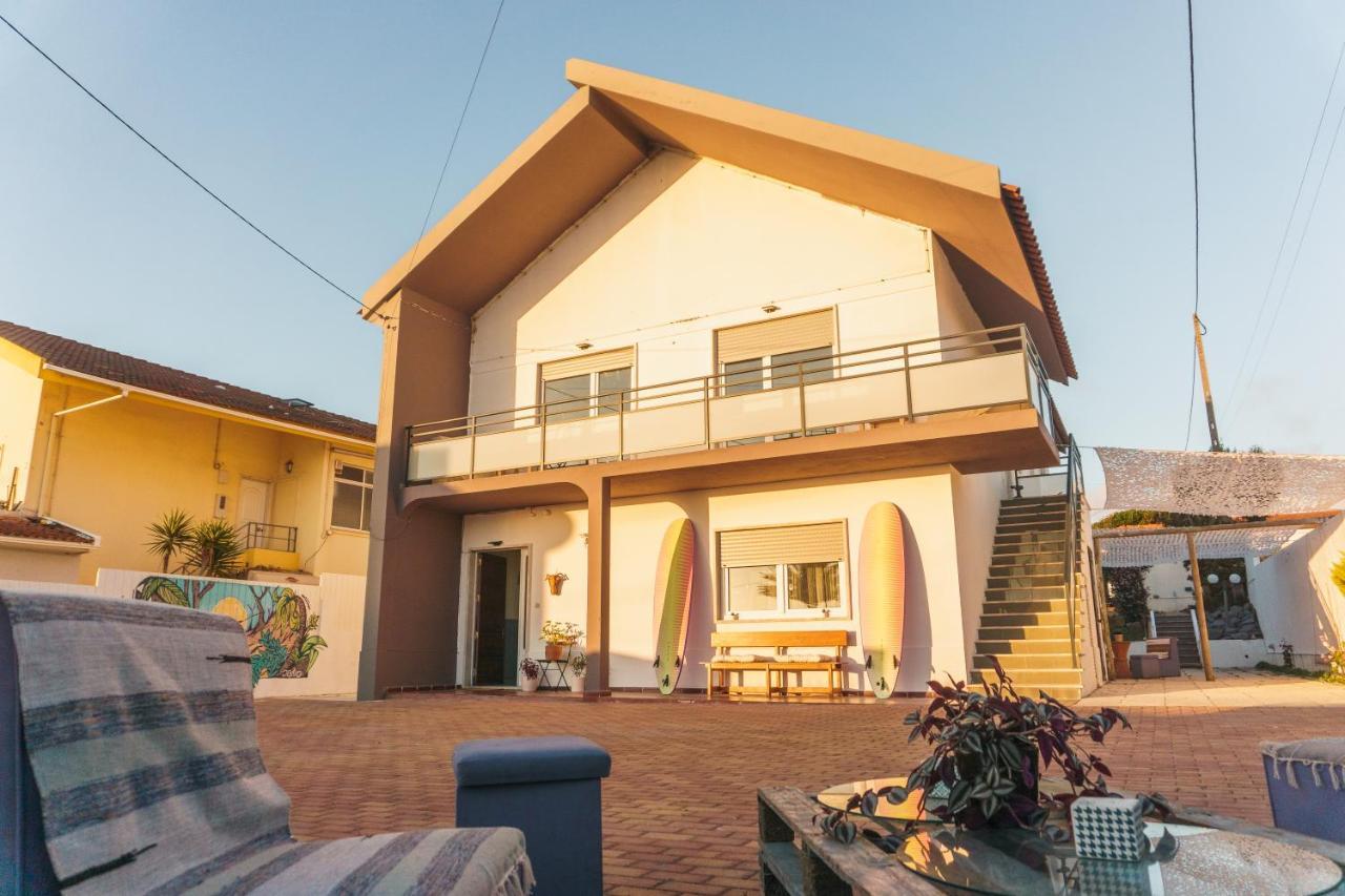 Hospedium Hostel Republica Surf House Ерисейра Екстериор снимка