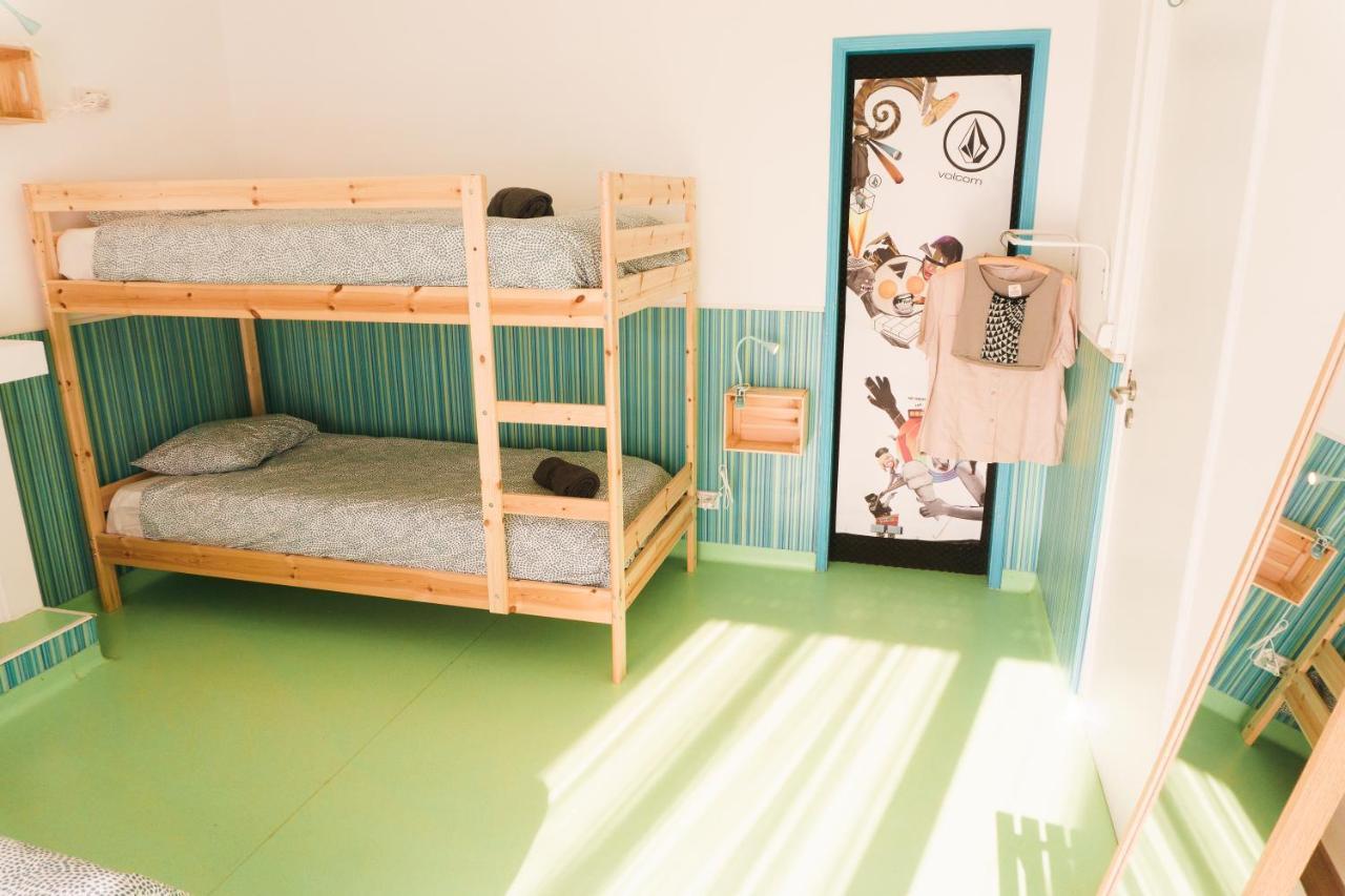 Hospedium Hostel Republica Surf House Ерисейра Екстериор снимка