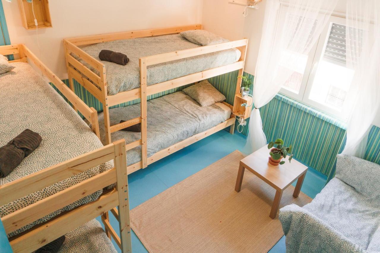 Hospedium Hostel Republica Surf House Ерисейра Екстериор снимка