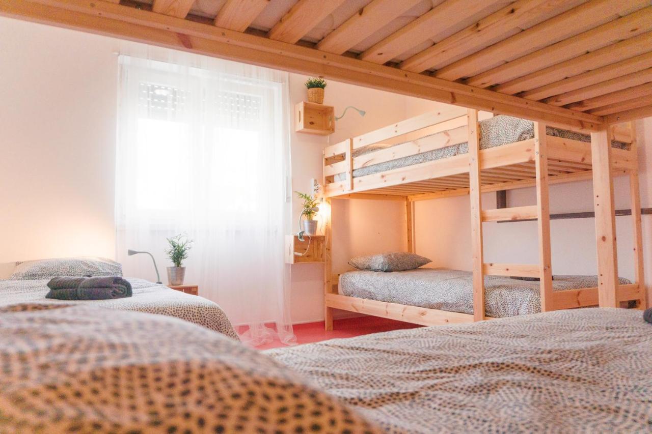 Hospedium Hostel Republica Surf House Ерисейра Екстериор снимка
