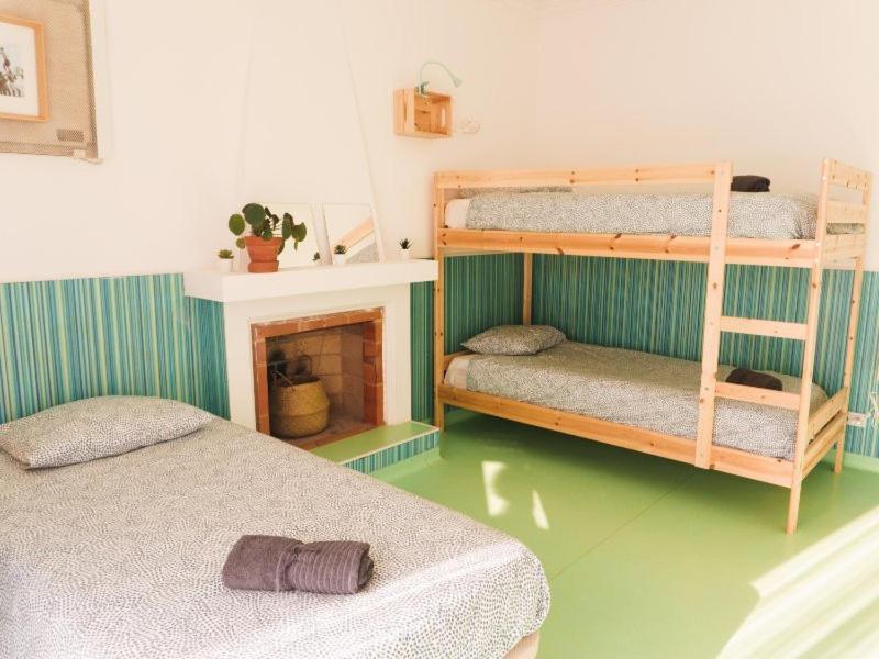 Hospedium Hostel Republica Surf House Ерисейра Екстериор снимка