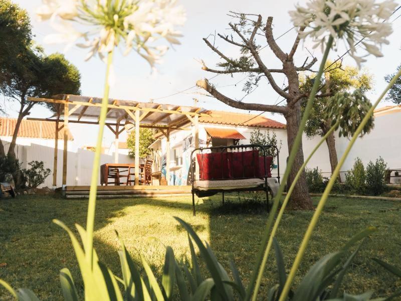 Hospedium Hostel Republica Surf House Ерисейра Екстериор снимка